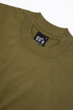 Load image into Gallery viewer, 90&#39;S BIG TEE IN ARMY GREEN
